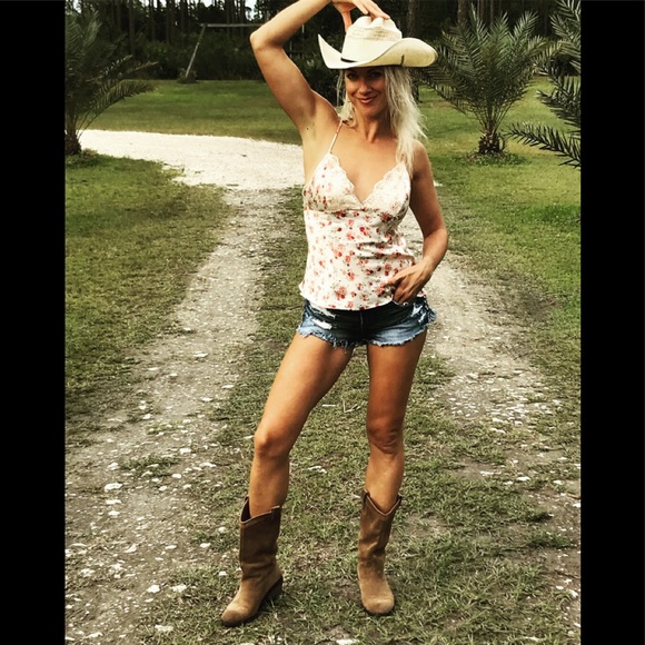 Meet your Posher, Anna - Picture 5 of 8